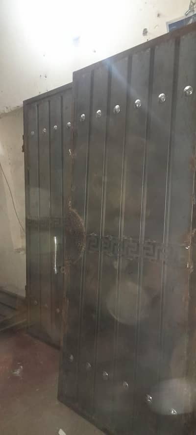 Gate for sale  size 6/7