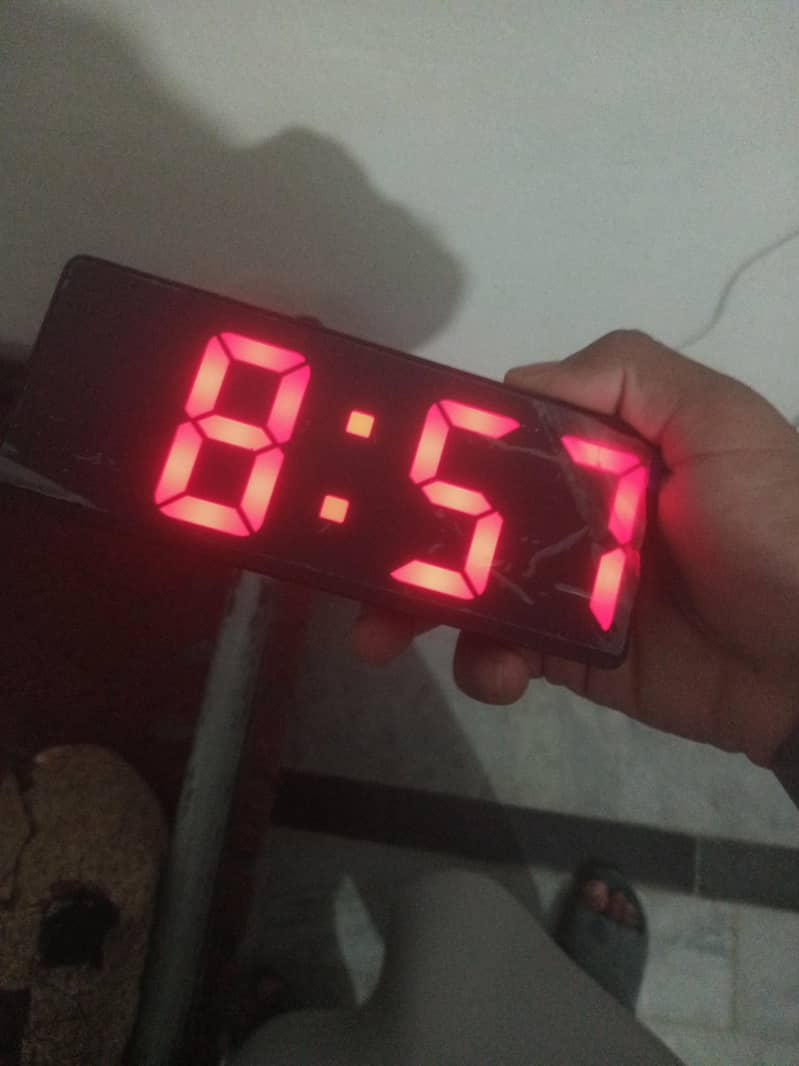 "Digital Wall Clock" 4