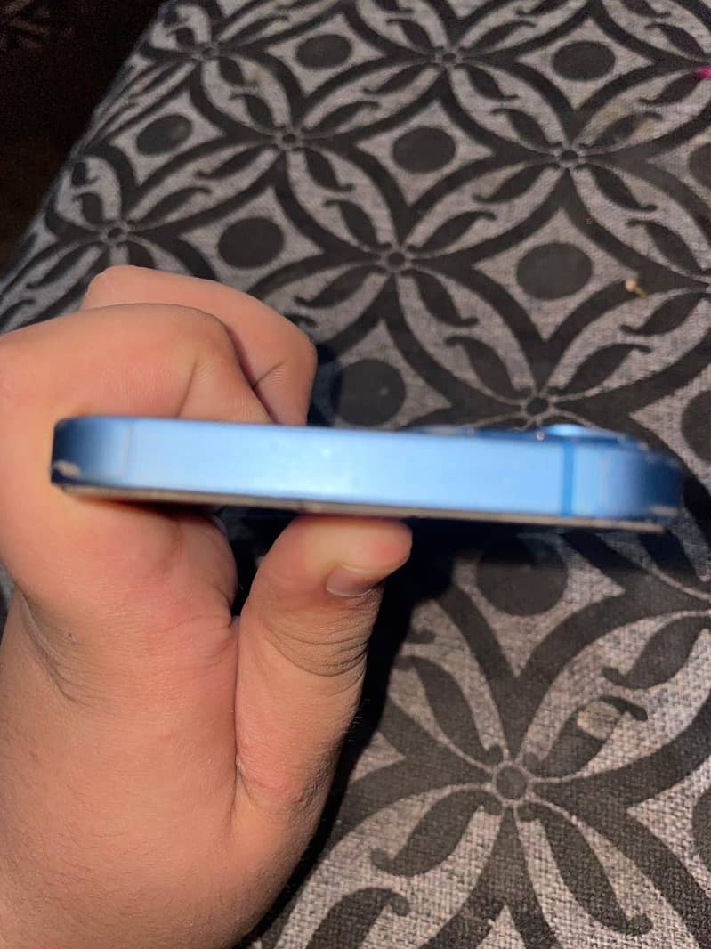 Apple iPhone 13 3