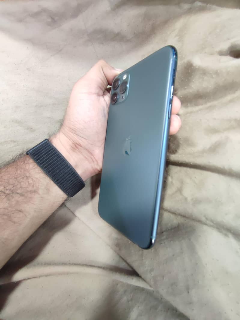 IPHONE 11 PRO MAX 2