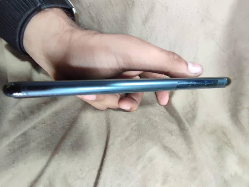 IPHONE 11 PRO MAX 5