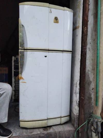 Refrigerator/fridge/Medium Refrigerator/Medium fridge in good