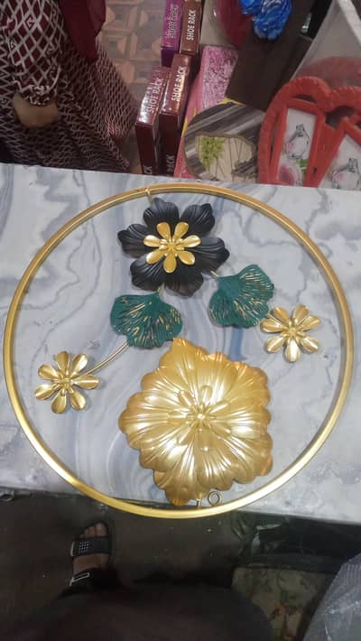 imported premium Quality Metal flowers Frame . Elegant  Decorate Wall
