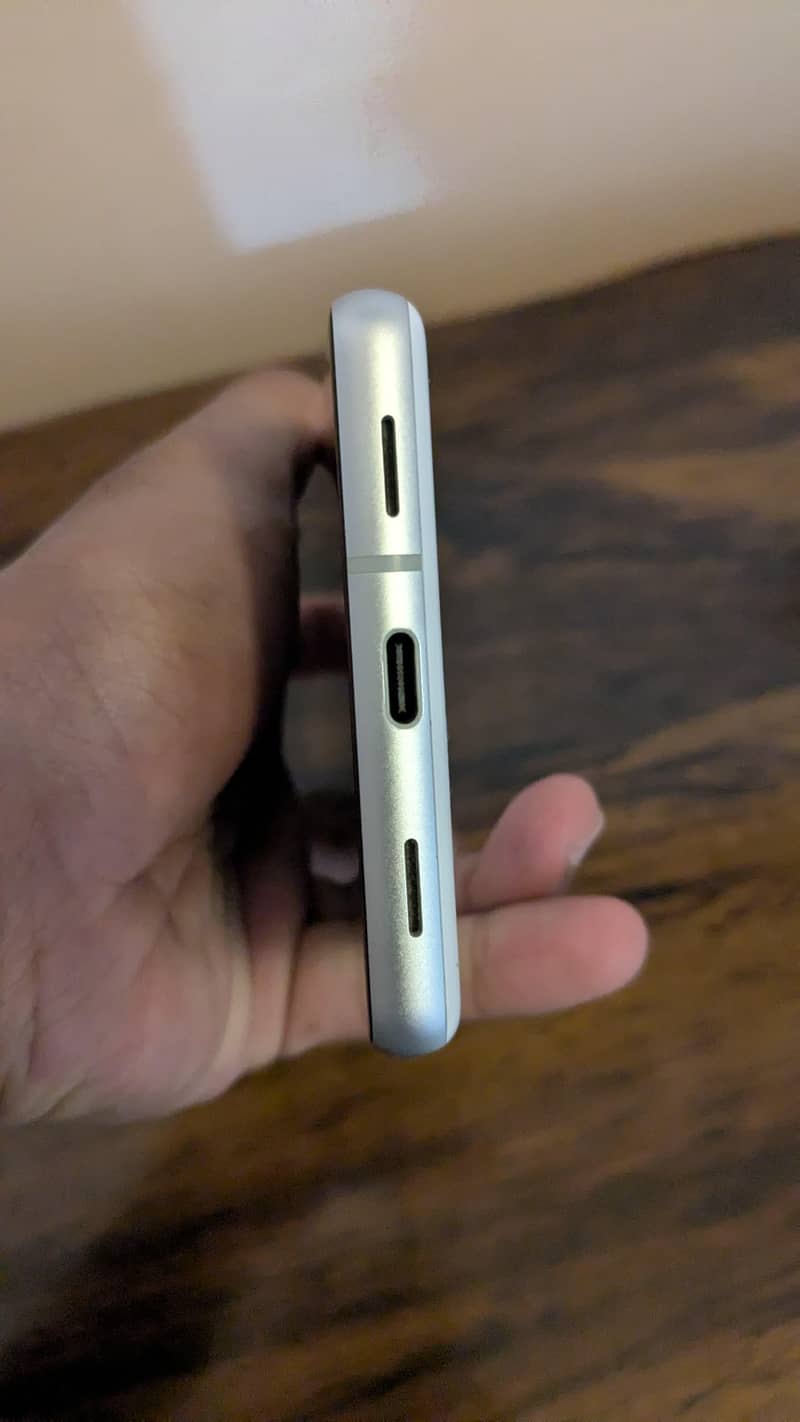 Google Pixel 7a 2