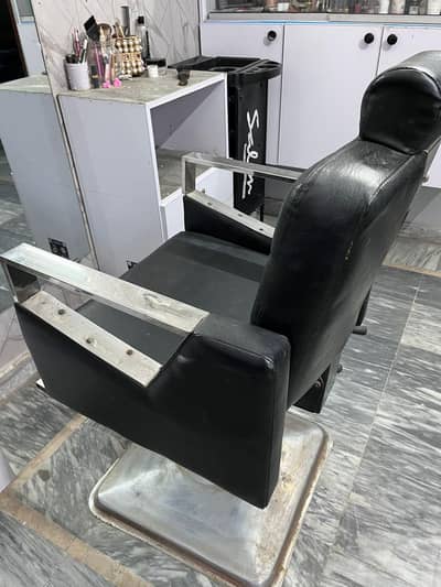 Salon Chairs, saloon mirror, Side Tables,