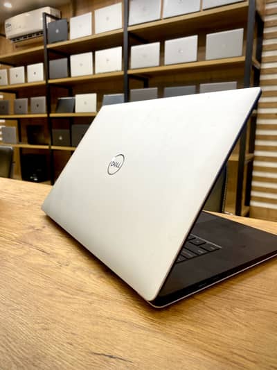 Dell precision 5530 workstation i7/8th |16/256|4gb quadro Nvidia p1000
