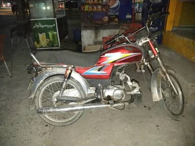 united bike hay . 2019 model bohat km chla hua hay