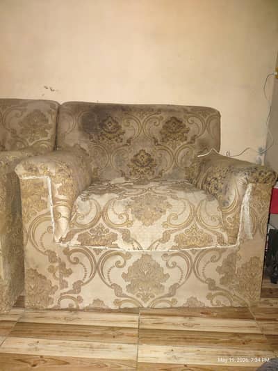 Sofa Set 5 Seater for Sale in Good Condition