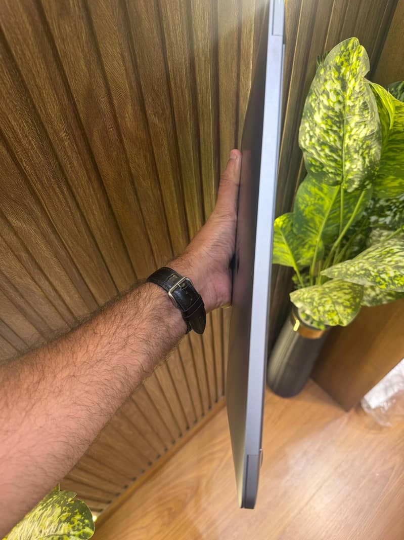 Macbook M2 pro 4