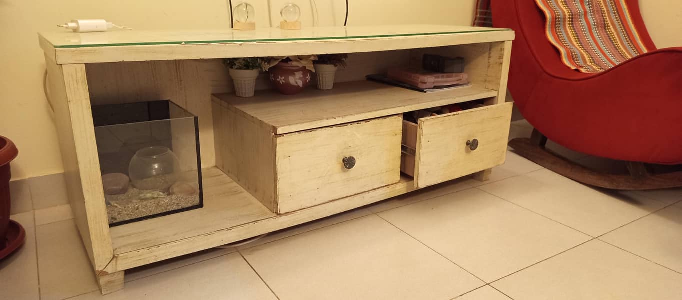 TV Table 0
