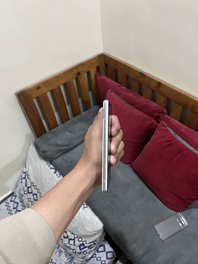 Google pixel 7a 3