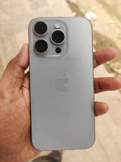 Iphone 15 pro Natural Titanium