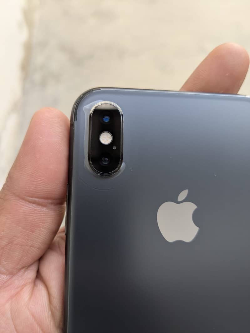 iPhone xs 1