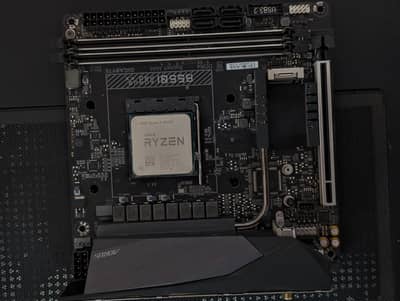 GIGABYTE B550i AORUS PRO AX MINI ITX MOTHERBOARD