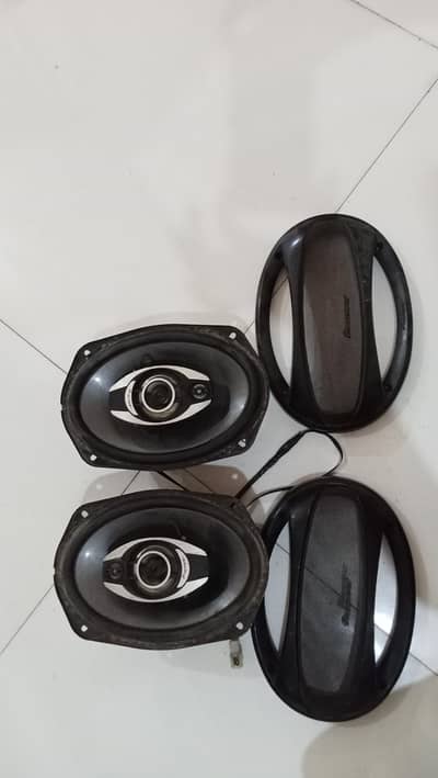 selling  pioneer  speakers good working condition