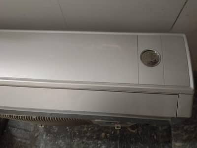 gree ac excellent condition non inverter