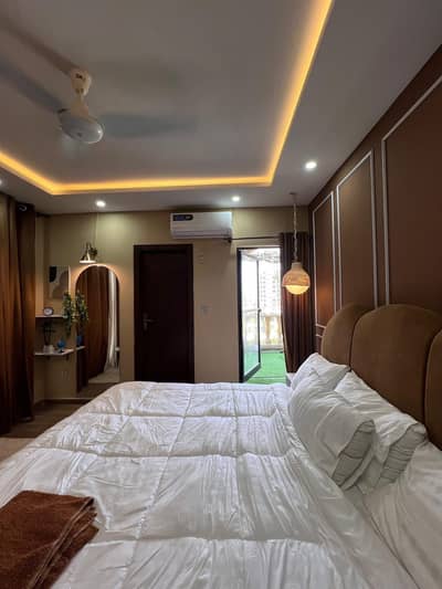ONE BED LUXURIOUS APARTMENT FOR RENT AT BAHRIA TOWN PRIME LOCATION