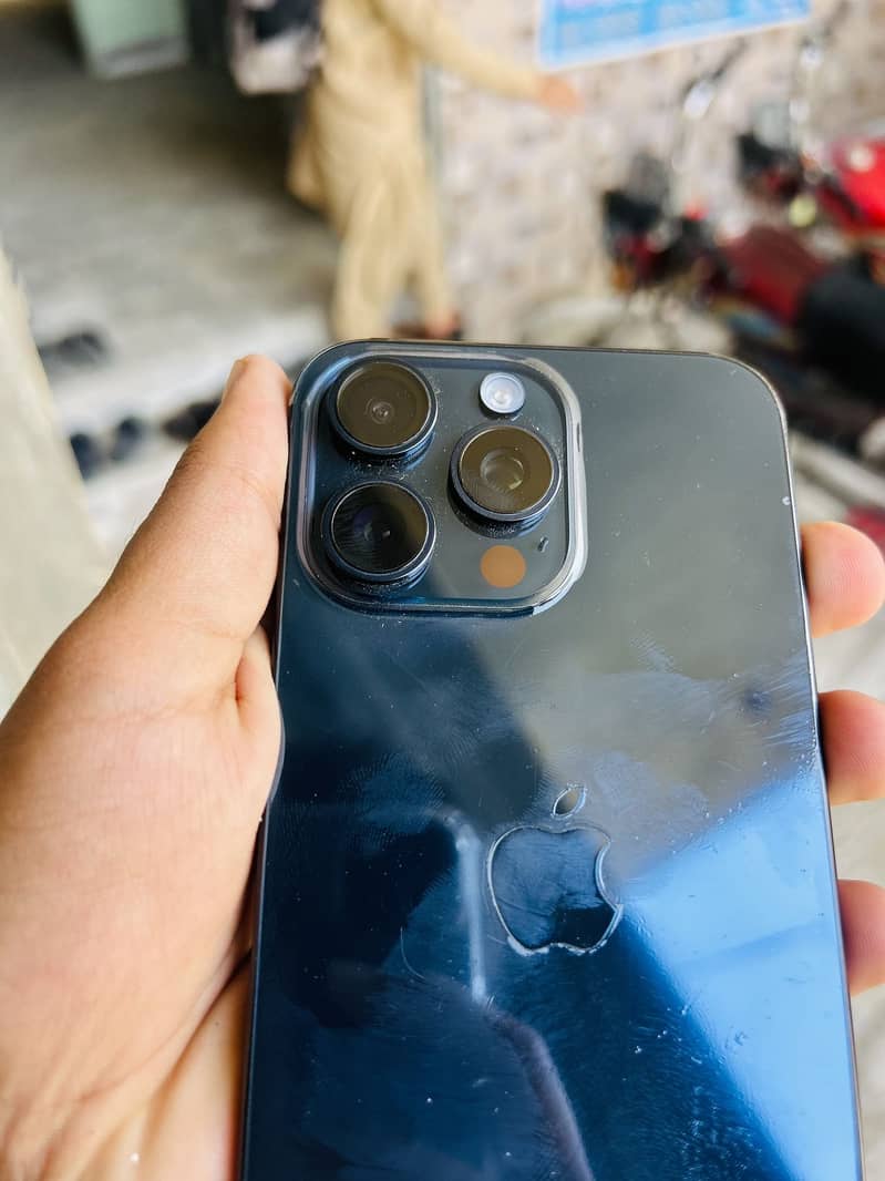 Iphone 15 pro max 3