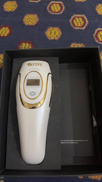 Laser hair removal machine