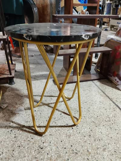 round shape table most expensive table