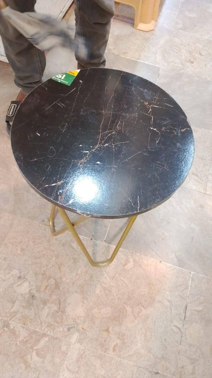 round shape table most expensive table 1