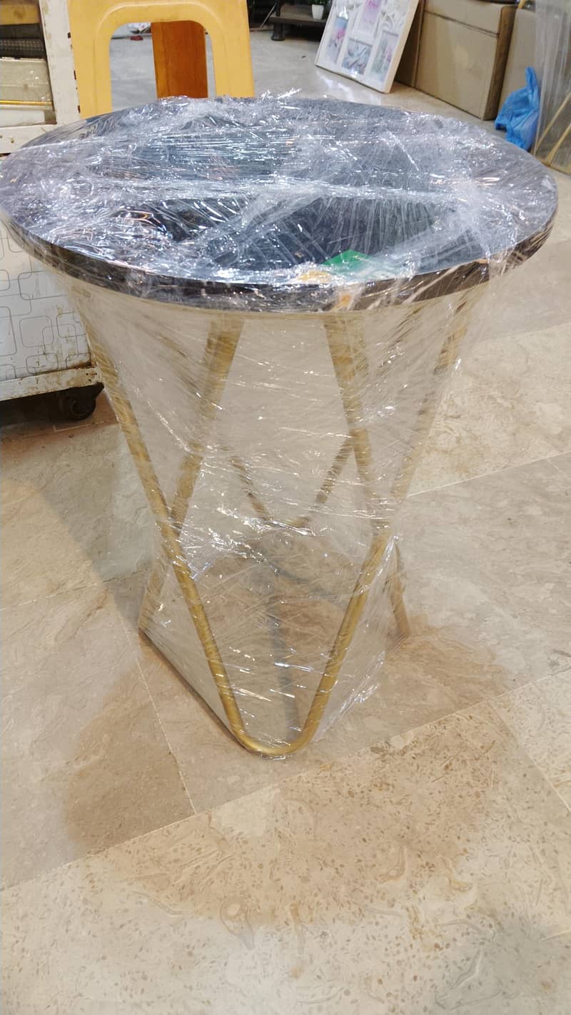 round shape table most expensive table 2
