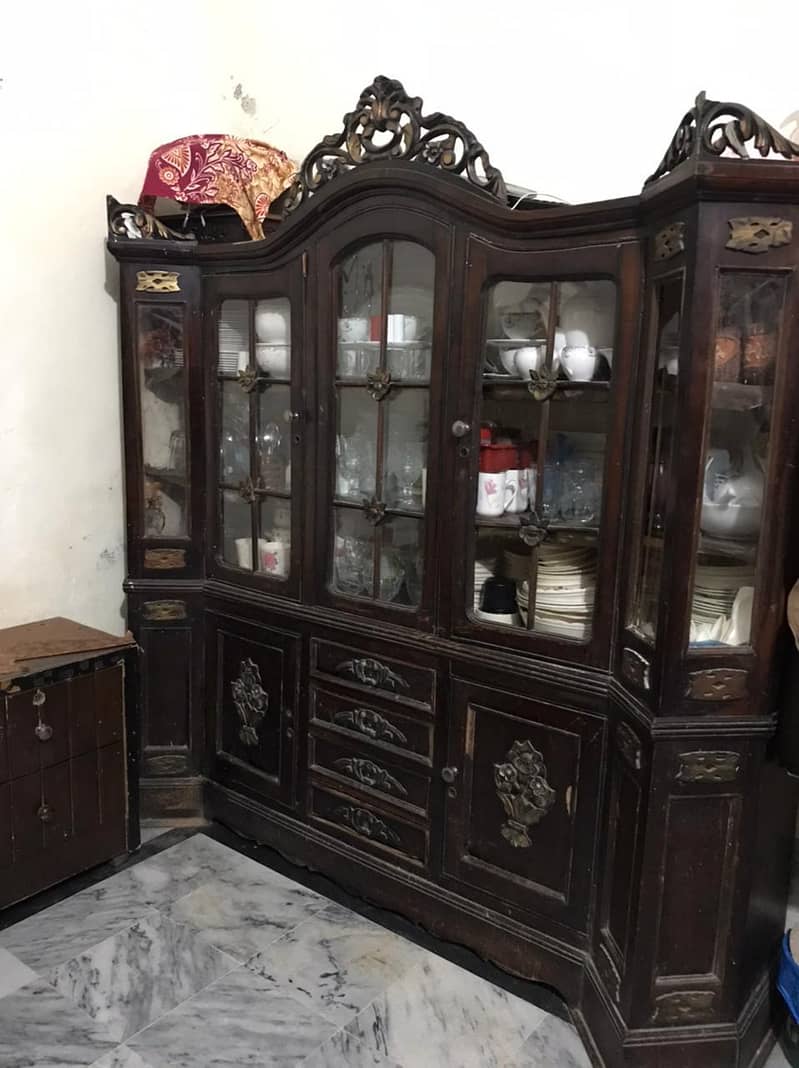 dressing table and showcase 2