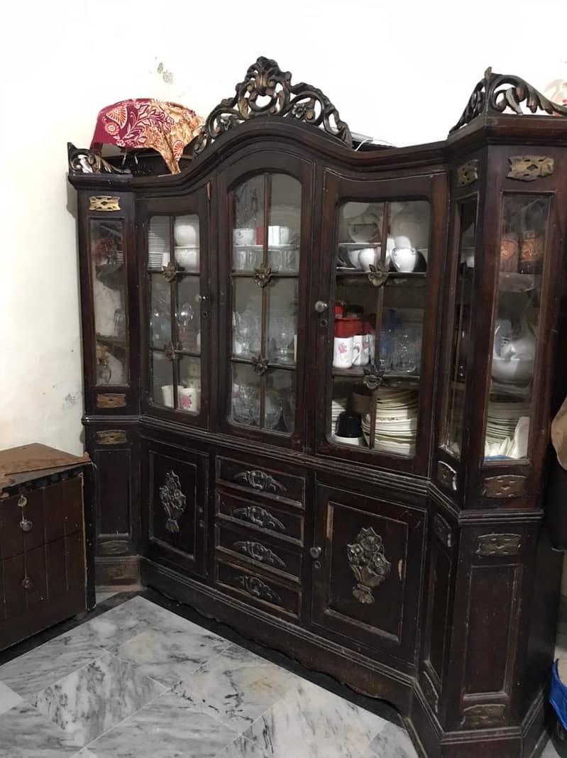 dressing table and showcase 3