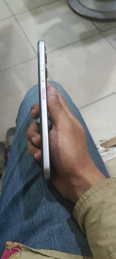 Tecno spark 40 box aur charger Nahin hai