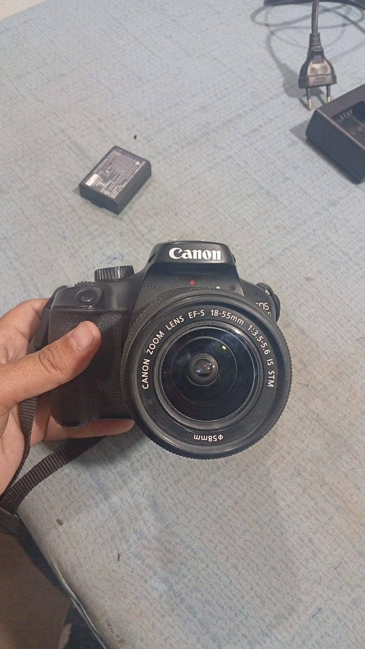 Canon EOS 4000D 4