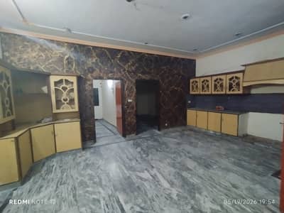 4 Marla Center Wala Protion For Rent