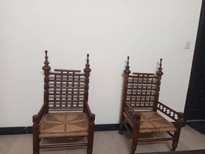 vintage style chairs made up of hard wood in cheap price