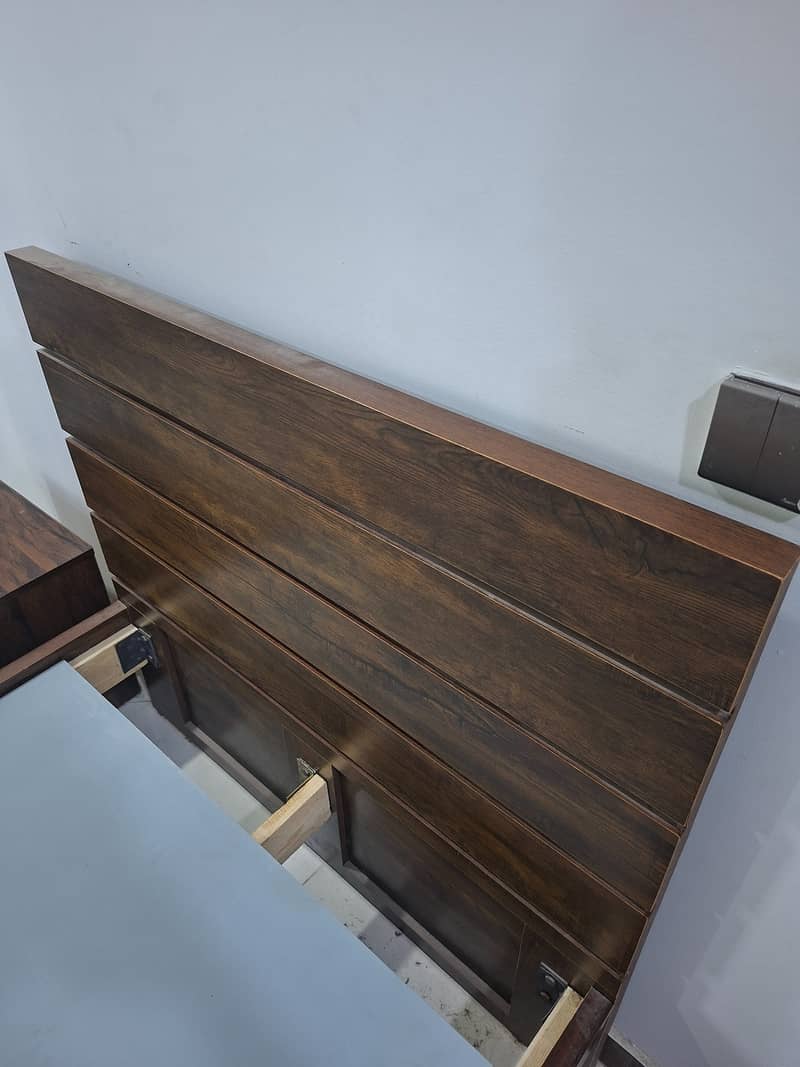 Single bed with side table 4