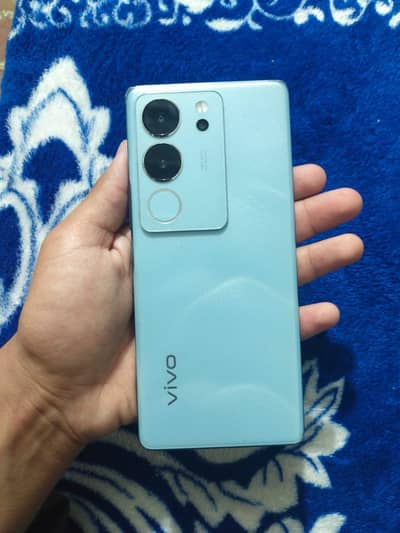 vivo v29 5g with complete box  non pta  just breake glass