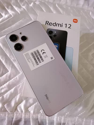 redmi 12 mobile like a new 10/9.5 8 GB 128 GB with box and accessories