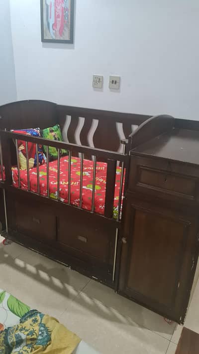 baby cot