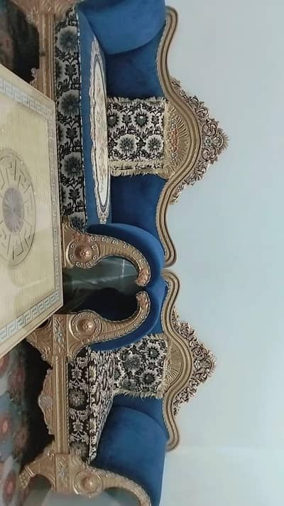 7 seater wood royl sofa set. . . urgent sale