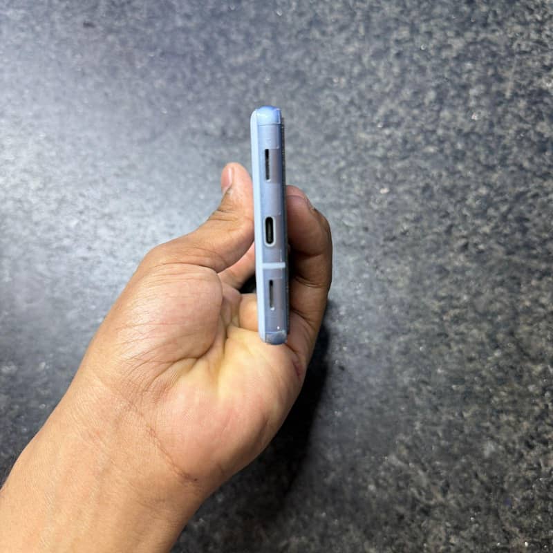 Google pixel 7a 4