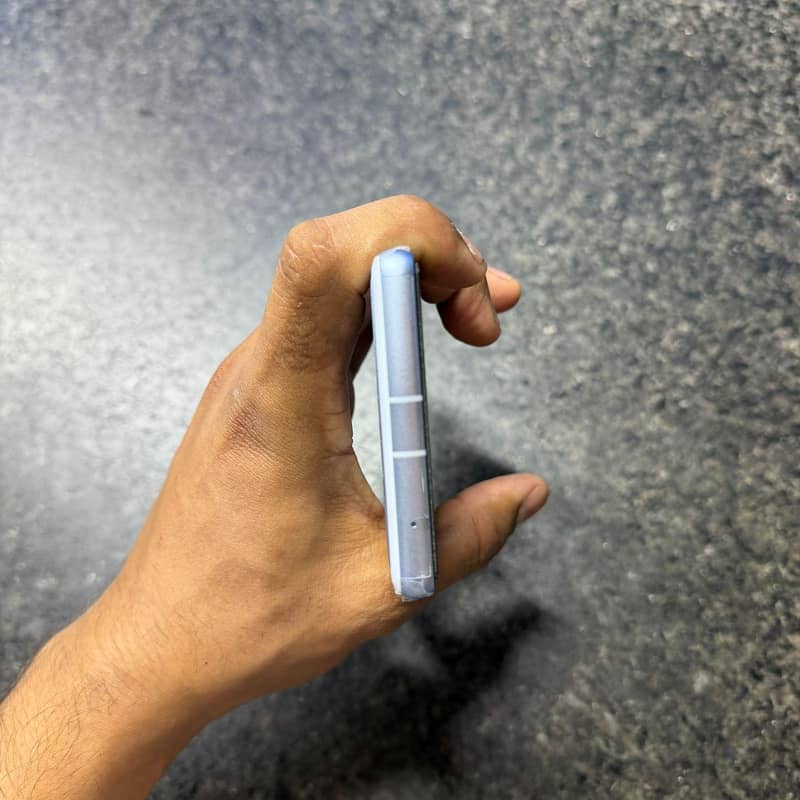 Google pixel 7a 5