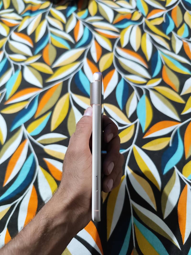 Google pixel 8 5