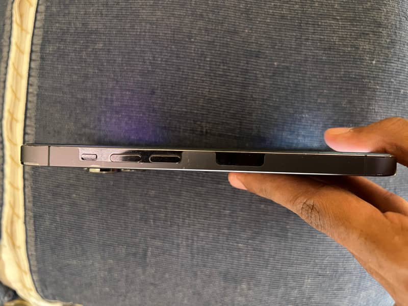 iPhone 14 pro 2