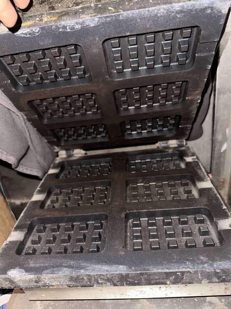 Waffle maker - biscuit shape 1