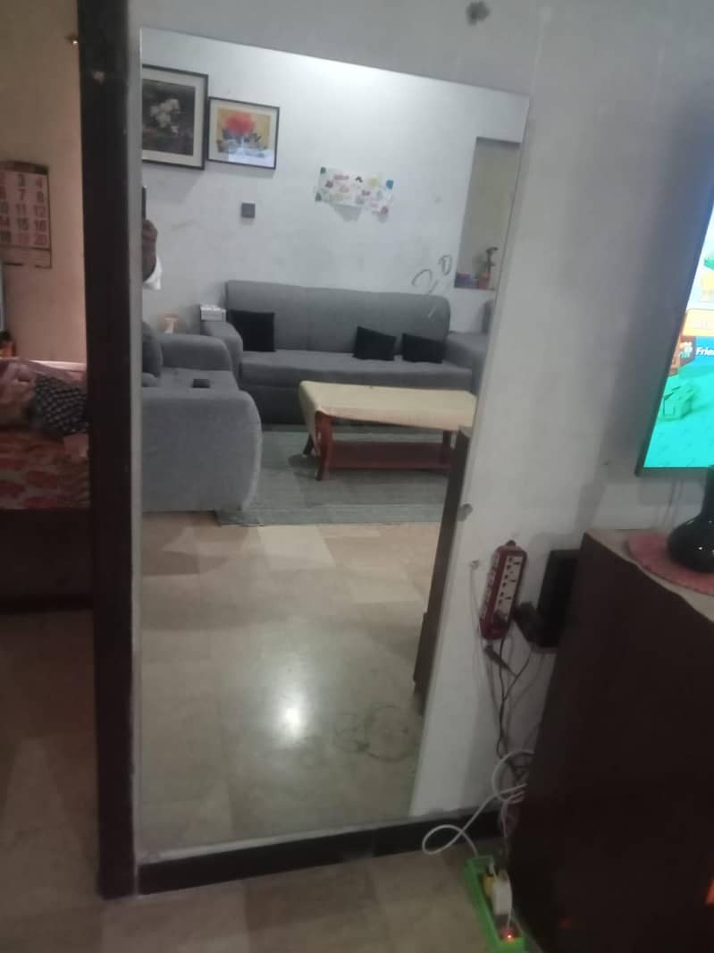 Wall mount mirror 1