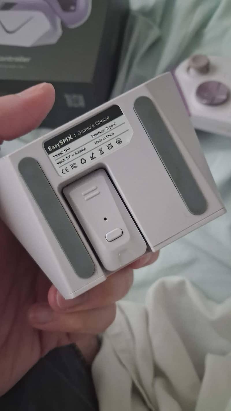 D10 Multiplatform Gaming Controller 0