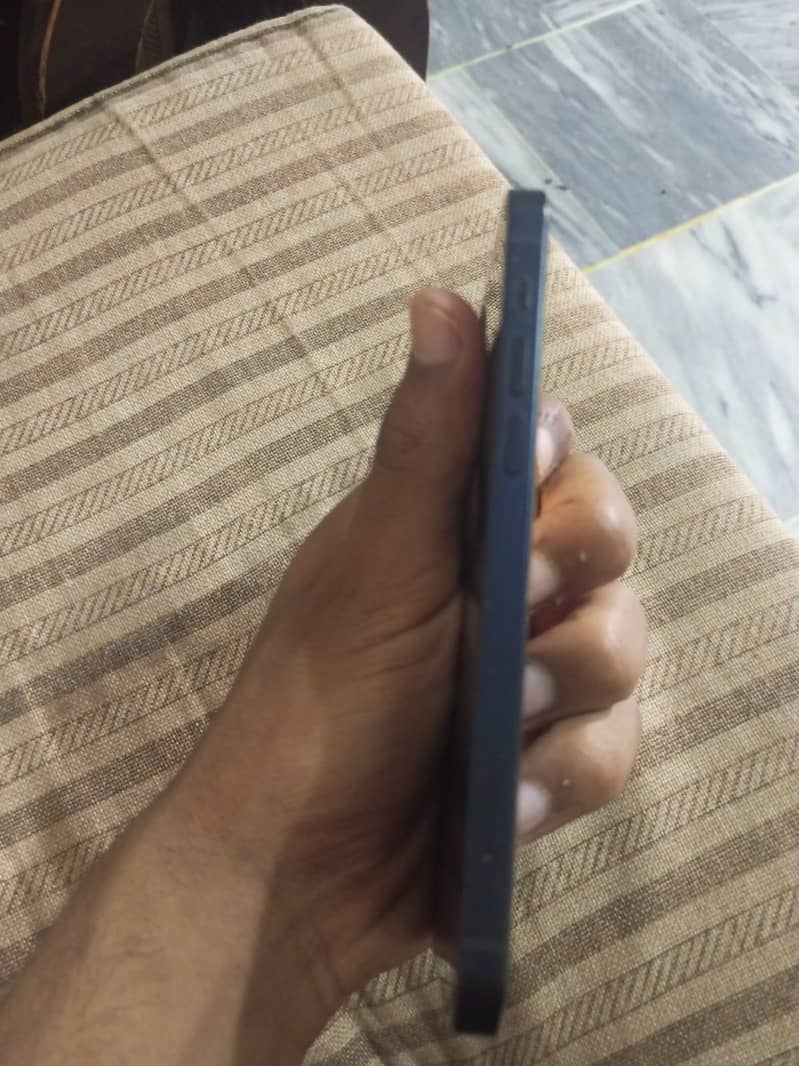 iphone 12 4