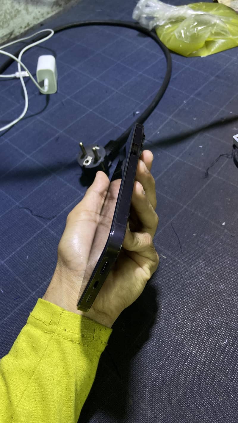 iphone 14 pro max 3