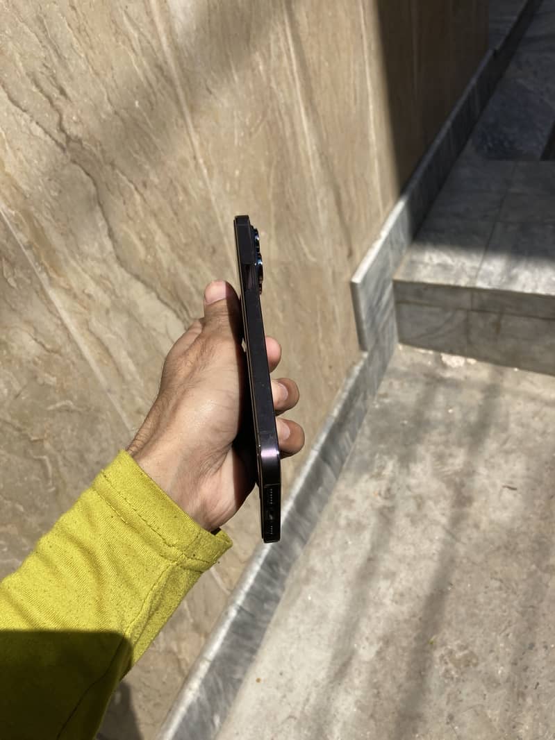 iphone 14 pro max 4
