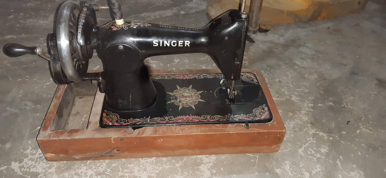 Singer Sewing Machine 1