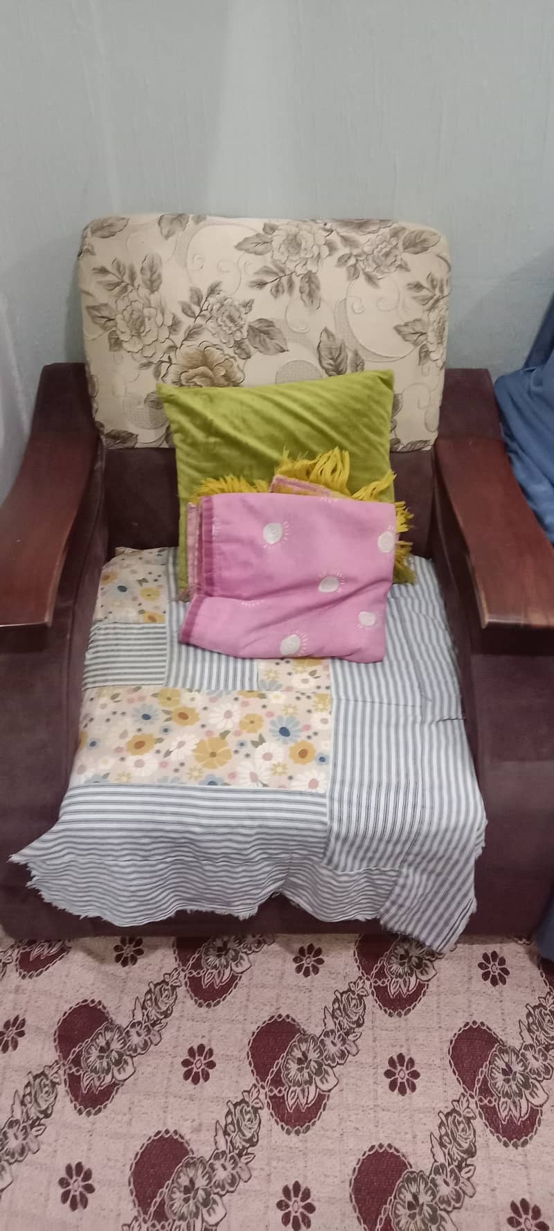5 saeter sofa set 0