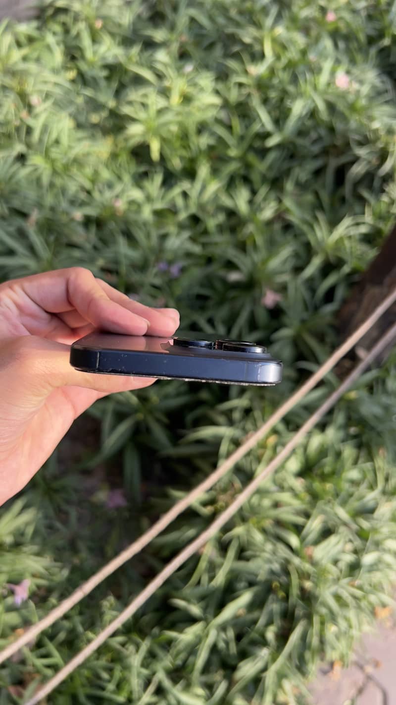 Iphone 15 pro max 4